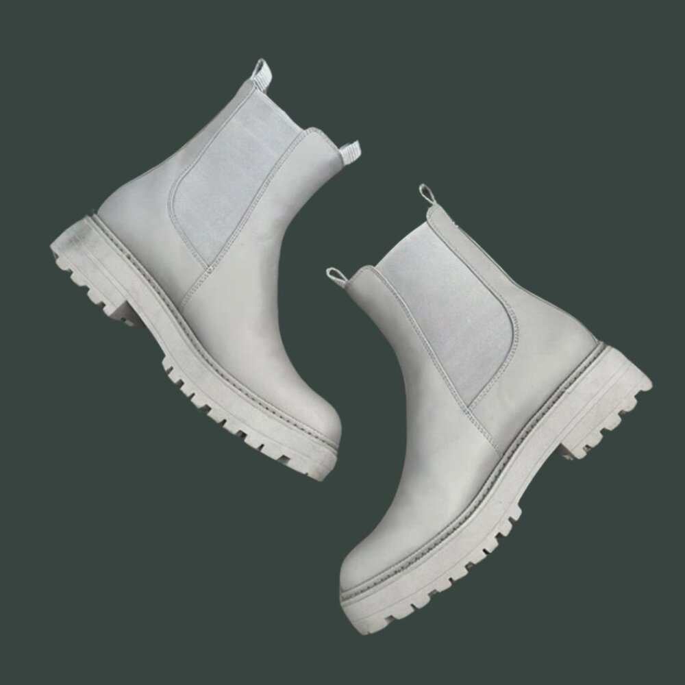 Sam Edelman Laguna Chelsea Lug Sole Boots | Size 9 | Pebble Grey